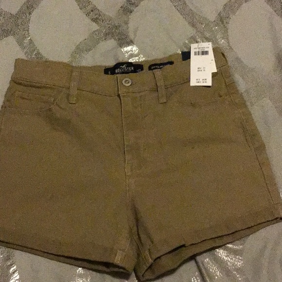 Hollister Pants - Hollister khaki shorts